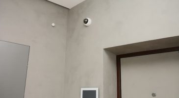 Télésurveillance sur la porte d’appartement : que dit la loi ? 