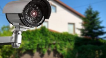 Caméra de surveillance extérieure : prix, installation et intérêt