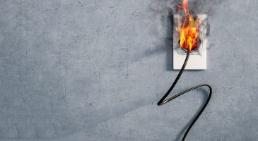 Prises électriques défaillantes - multiprises : comment prévenir les risques incendie ?